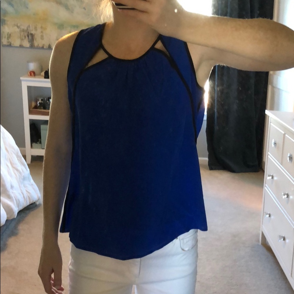 Banana republic tank with cutout detail